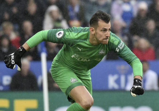 Dúbravka inkasoval v Premier League od Leicestru päť gólov, Newcastle hral v oslabení