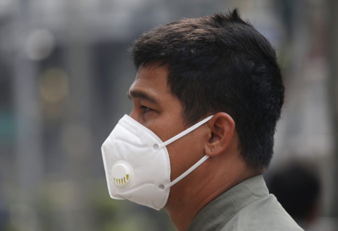 Obyvatelia Bangkoku by mali pre smog nosiť masky, koncentrácia prachu dosiahla nezdravé hodnoty