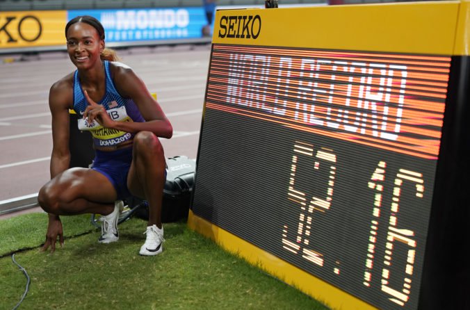 Muhammadová prekonala svetový rekord v behu na 400 m cez prekážky, bojovala s mladou krajankou