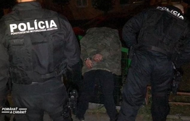 Foto: Na Juraja bol vydaný európsky zatykač, polícii nedokázal uniknúť a skončil v cele