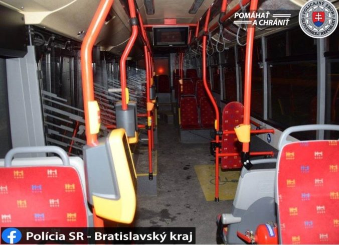Ukončili vyšetrovanie útoku na manželov v autobuse bratislavskej MHD