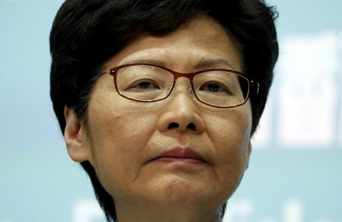 Lamová nevylúčila čínsku vojenskú intervenciu, ak sa situácia s protestmi v Hongkongu zhorší