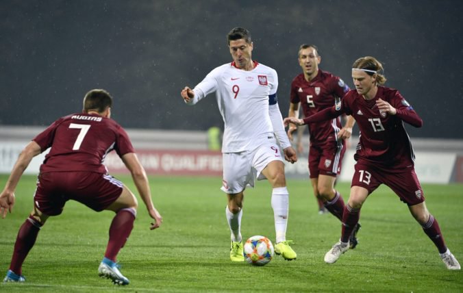 Lewandowski sa blysol hetrikom, Belgicko vyhralo 9:0 a v „slovenskej“ skupine triumf Chorvátska