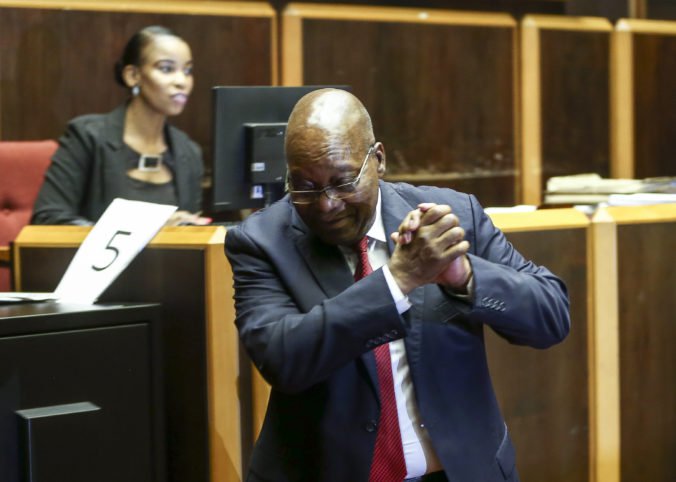 Exprezident Zuma pôjde pred súd pre korupciu, údajne prijal úplatok od výrobcu zbraní