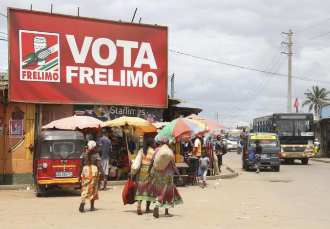 V Mozambiku sa konajú prezidentské, parlamentné aj provinčné voľby. Tisícky ľudí nebudú môcť voliť