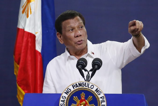 Filipínsky prezident Duterte sa zranil, spadol zo zaparkovanej motorky