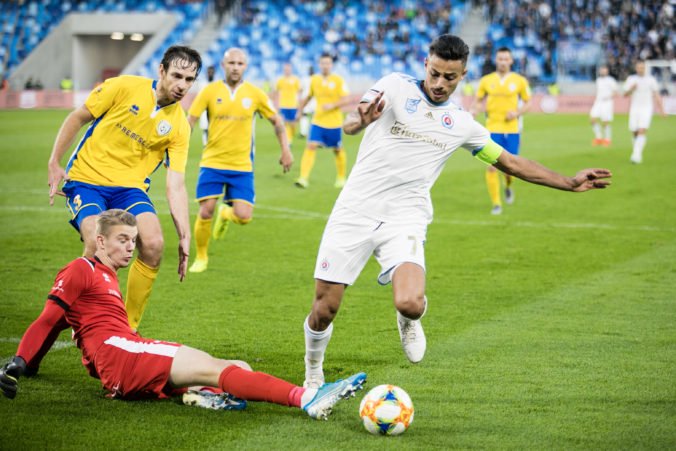 Slovan vo Fortuna lige porazil doma nováčika, Žilina zakopla a Sereď vyhrala po dlhej dobe