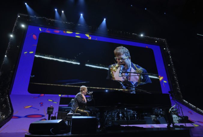 Návštevníci koncertov Eltona Johna môžu vyskúšať novú technológiu, mixujú si vlastný odposluch