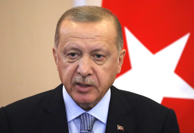 Francúzsky časopis nazval Erdogana „Vyhladzovač“, prezident podal na novinárov žalobu
