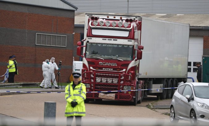 Írska polícia zatkla piateho podozrivého v prípade kamióna s 39 mŕtvymi ľuďmi