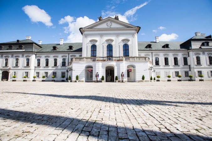Rekonštrukcia prezidentského palácu bude stáť viac ako milión eur, využili viacero farebných kombinácii