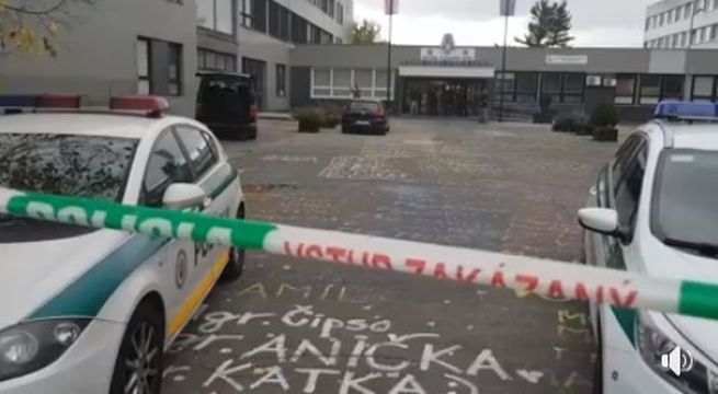 Video: Na Akadémii policajného zboru v Bratislave bola razia