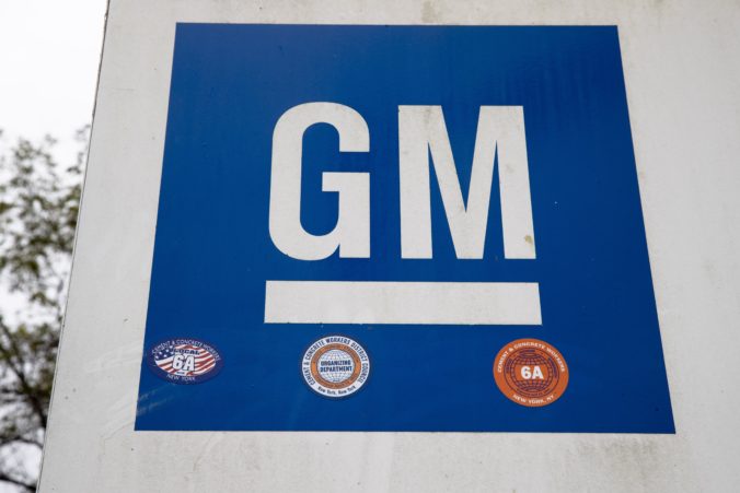 General Motors na opravy sťahuje státisíce áut, dôvodom je chyba softvéru