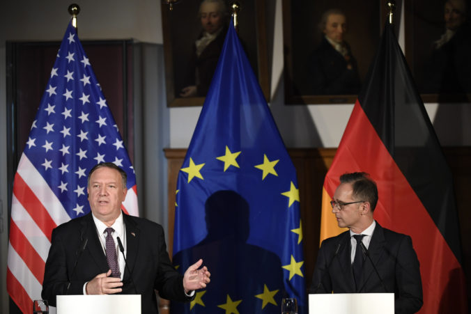 NATO je stále dôležité, zhodli sa minister zahraničia USA Pompeo s nemeckým kolegom Maasom