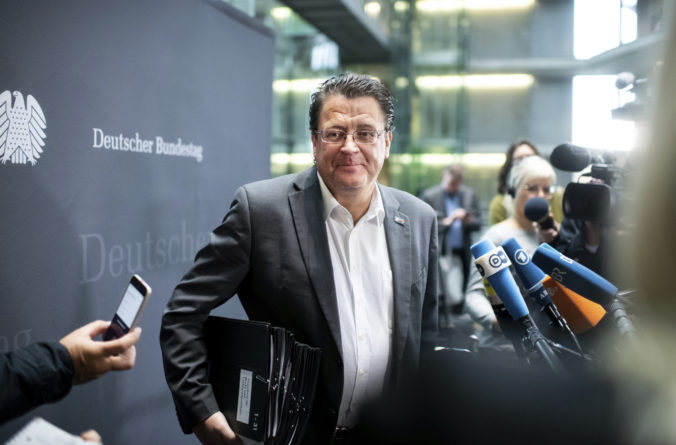 Parlamentný výbor v Nemecku zosadil svojho šéfa, jeho provokatívne vyjadrenia vyvolali hnev