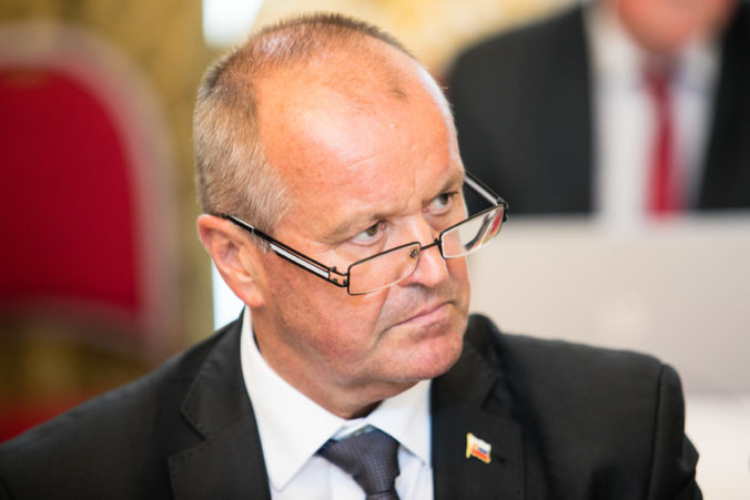 Minister Gajdoš je pripravený hájiť bezpečnostnú stratégiu, ale rešpektuje politickú dohodu