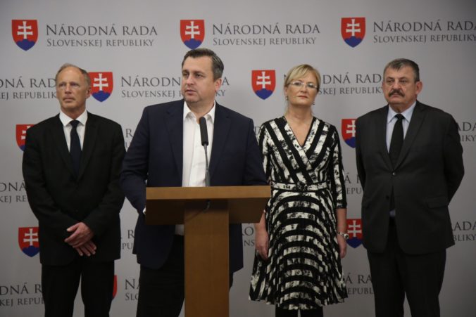 Kandidátku SNS povedie Danko, do strany vstupuje ministerka Lubyová