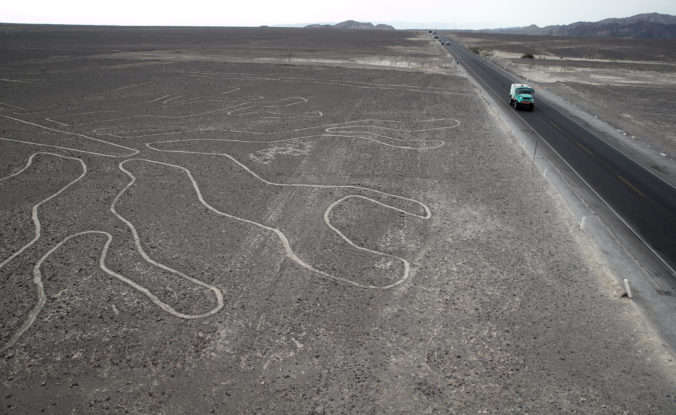Na peruánskej planine Nazca objavili desiatky nových obrazcov, zobrazujú ľudí aj zvieratá