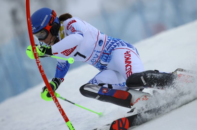 Petra Vlhová začala prvý slalom fantasticky, v Levi je líderkou pred Shiffrinovou
