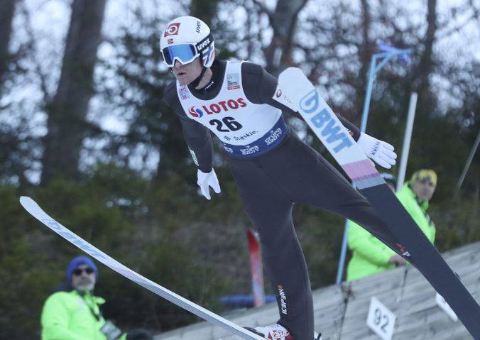 Nór Tande ovládol prvé individuálne preteky Svetového pohára v skokoch na lyžiach