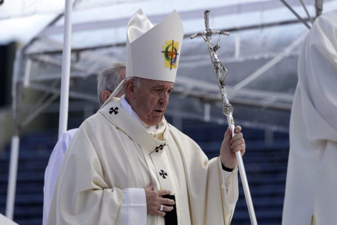 Pápež František: Hromadenie jadrových zbraní vedie k hrozbe katastrofálnej deštrukcie