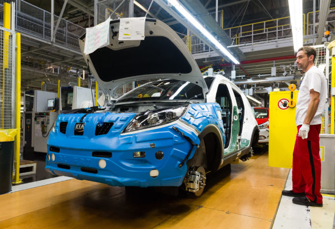 Zamestnanci Kia Motors Slovakia by si mohli mesačne prilepšiť o 129 eur, navrhla automobilka