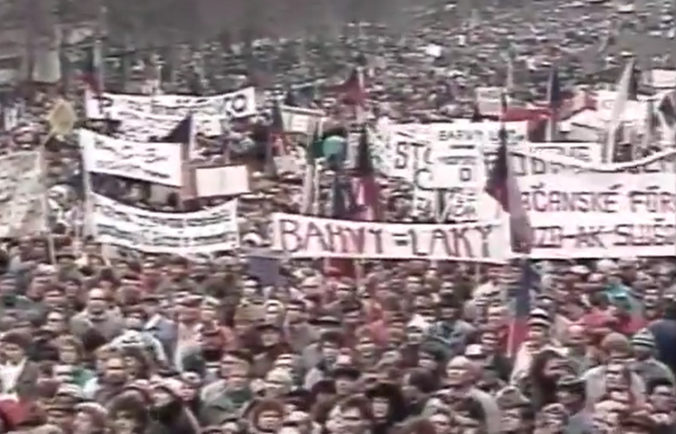 Politológ: Generálny štrajk v 1989 bol výnimočný tým, že režim stratil podporu väčšiny obyvateľov