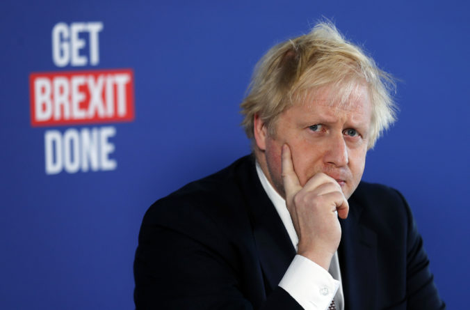 Premiér Johnson si nepraje, aby ho pred parlamentnými voľbami podporoval Trump