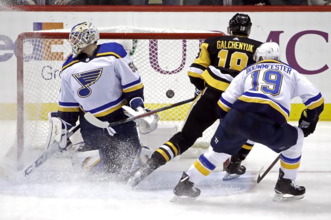 Video: Pittsburgh vynuloval obhajcu Stanley Cupu, Pánik rozdal štyri „hity“ mal plusový bod