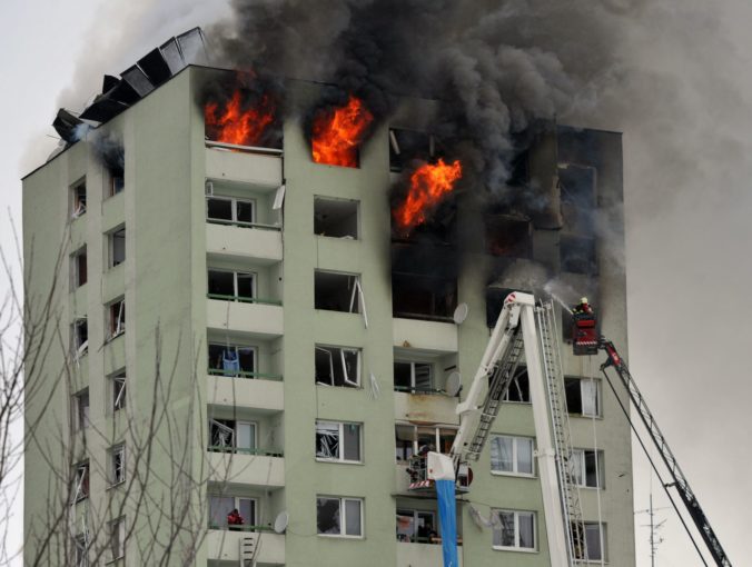 Mesto Prešov dostane po výbuchu v bytovke milión eur z rezervy premiéra Pellegriniho