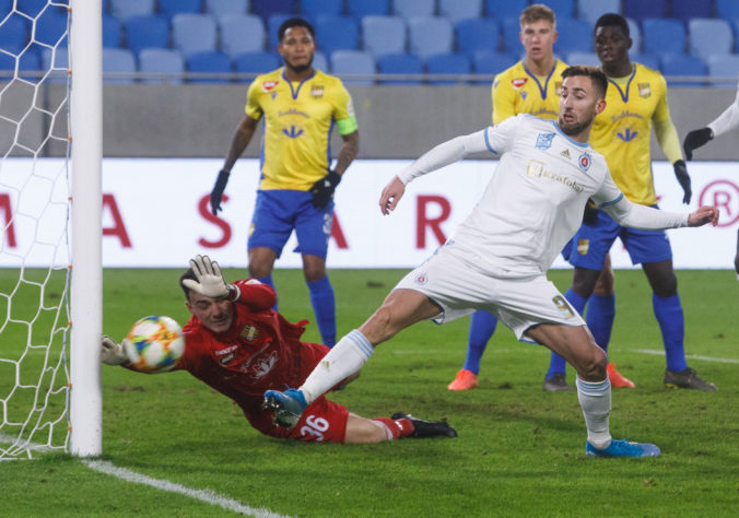 Slovan v šlágri Fortuna ligy zdolal Dunajskú Stredu, Pohronie premiérovo zvíťazilo doma