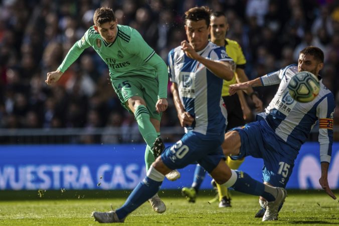 Zraneniami sužovaný Real potvrdil v La Lige rolu favorita a predĺžil svoju sériu bez prehry