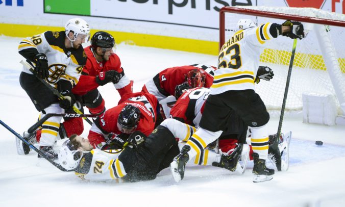 Video: Boston padol v Ottawe, prehral aj líder NHL a Pánik s Černákom zbierali mínusky