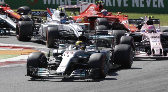 Tímy Formuly 1 odmietli návrh pneumatík na sezónu 2020, na ktorých mohli jazdiť agresívnejšie