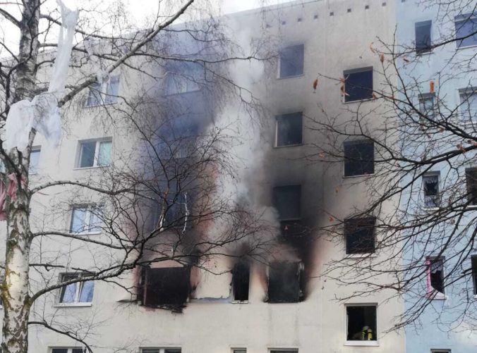 Explózia v obytnom dome v Nemecku si vyžiadala mŕtveho a zranených, mohlo by ísť o výbuch plynu
