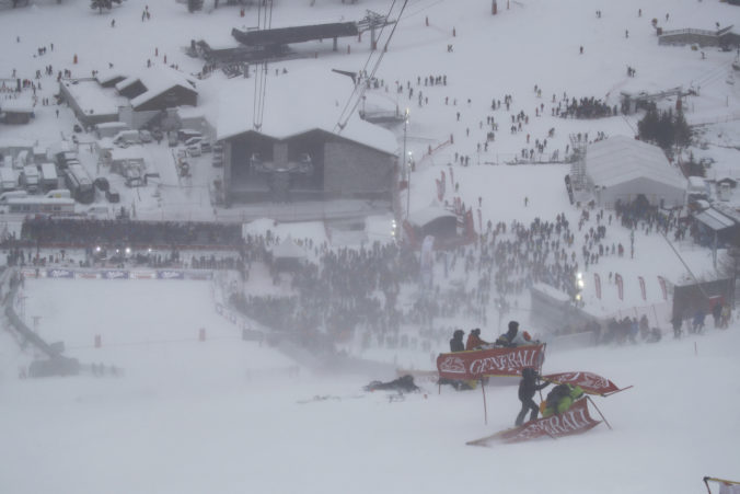 Mužský slalom vo Val d’Isere museli zrušiť, pre lavínové nebezpečenstvo nemohli ani trénovať