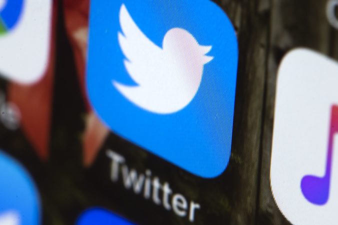 Twitter zrušil tisícky účtov napojených na Saudskú Arábiu
