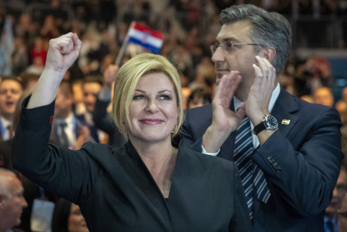 Chorváti si volia hlavu štátu, svoj post obhajuje súčasná prezidentka a kandiduje aj spevák