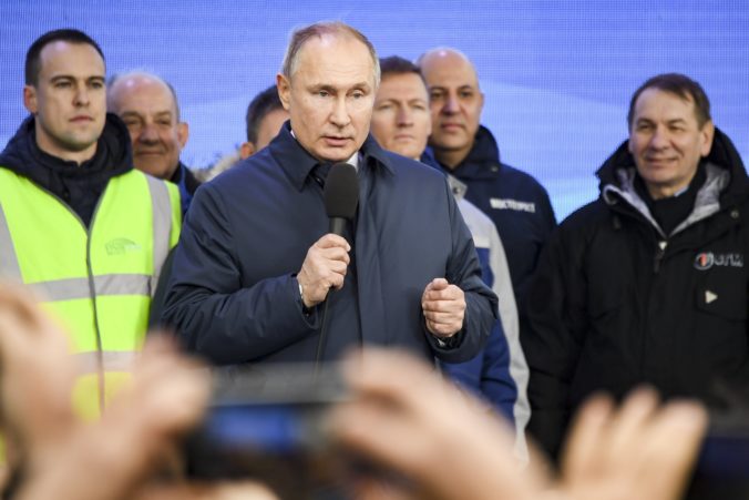 Putin slávnostne otvoril železničný most vedúci na Krym, je najdlhší v Európe (video)