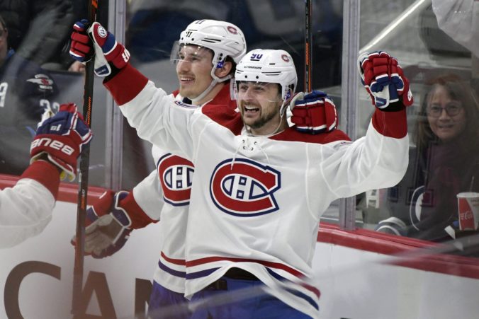 Tatar bol hviezdou zápasu, Boston aj bez Cháru zdolal lídra NHL a v Toronte padlo 14 gólov (video)