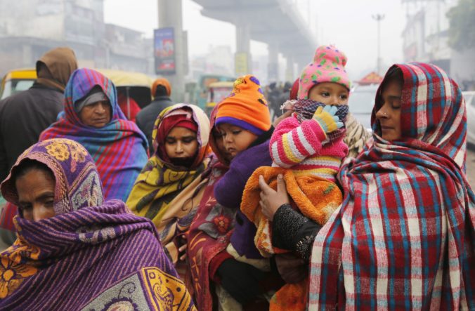 Naí Dillí zahalila hustá hmla a ľudia zažili najchladnejší deň za viac ako sto rokov