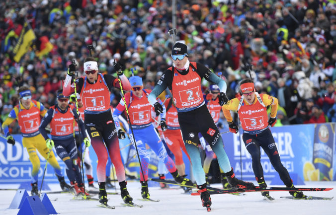 Nórski biatlonisti vyhrali v Oberhofe štafetu šiestykrát za sebou, Slováci išli najlepšie v sezóne
