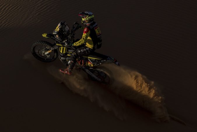 Svitko je na Rely Dakar stále v top desiatke, v 7. etape bol pri tragickej nehode Goncalvesa (video)