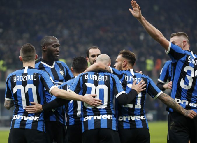 Škriniarov Inter postúpil do štvrťfinále Coppa Italia, triumf Lazia sledoval Vavro len z lavičky