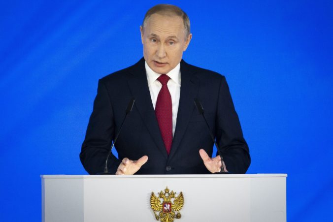 Putin odmieta neobmedzený mandát pre prezidenta, nechce sa vrátiť do minulosti