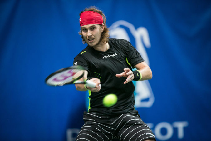 Lukáš Lacko vyhral dramatický zápas a na challengeri v Quempieri je už v osemfinále