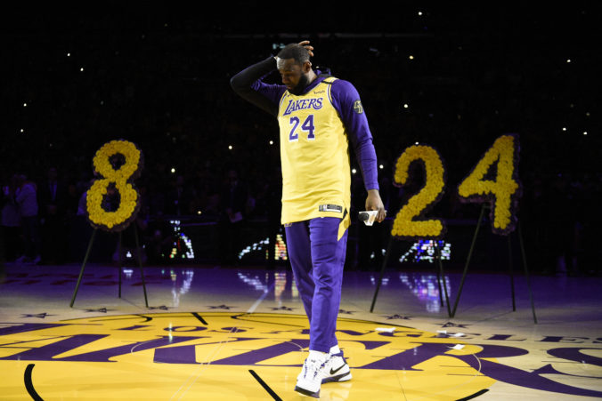 Lakers si uctili pamiatku Kobeho Bryanta, LeBron James svojím príhovorom dojal všetkých
