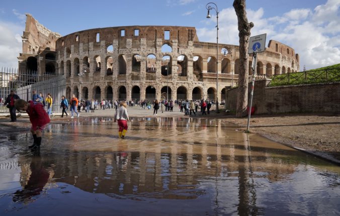 Rím chce majstrovstvá Európy v atletike v roku 2024, vrh guľou by sa konal pred koloseom