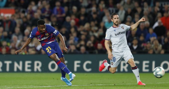 Tínedžer Fati v rozpätí 102 sekúnd dvakrát skóroval a rozhodol o triumfe FC Barcelona (video)