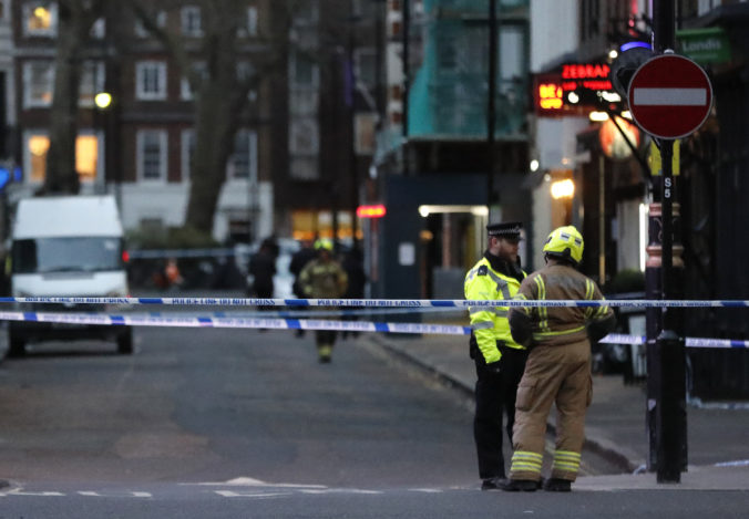 Známu londýnsku štvrť Soho museli uzavrieť, robotníci tam našli starú bombu
